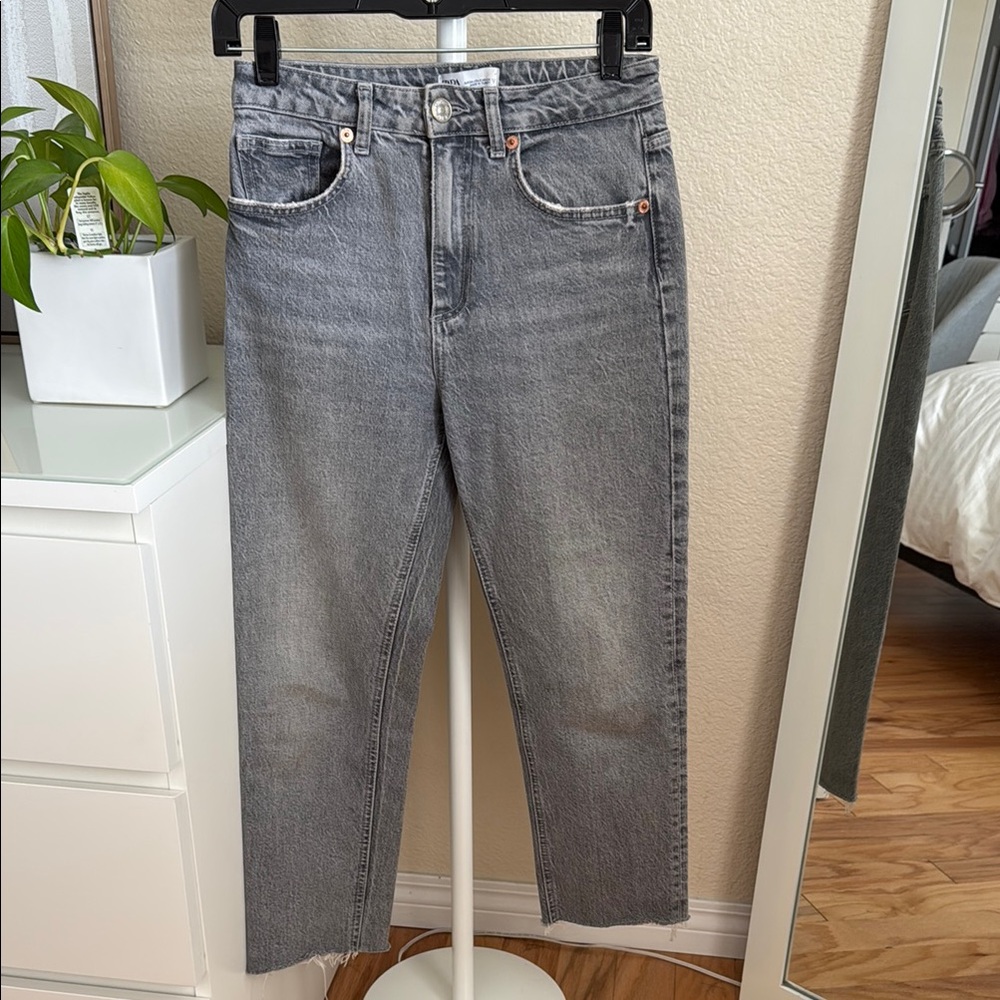 Zara Gray Straight‑Leg High‑Rise Jeans (Z1975) Size [2] EUC